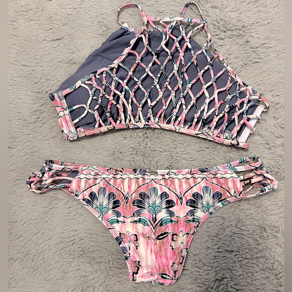 Sexy | Strappy | O’Neill | 2 Piece